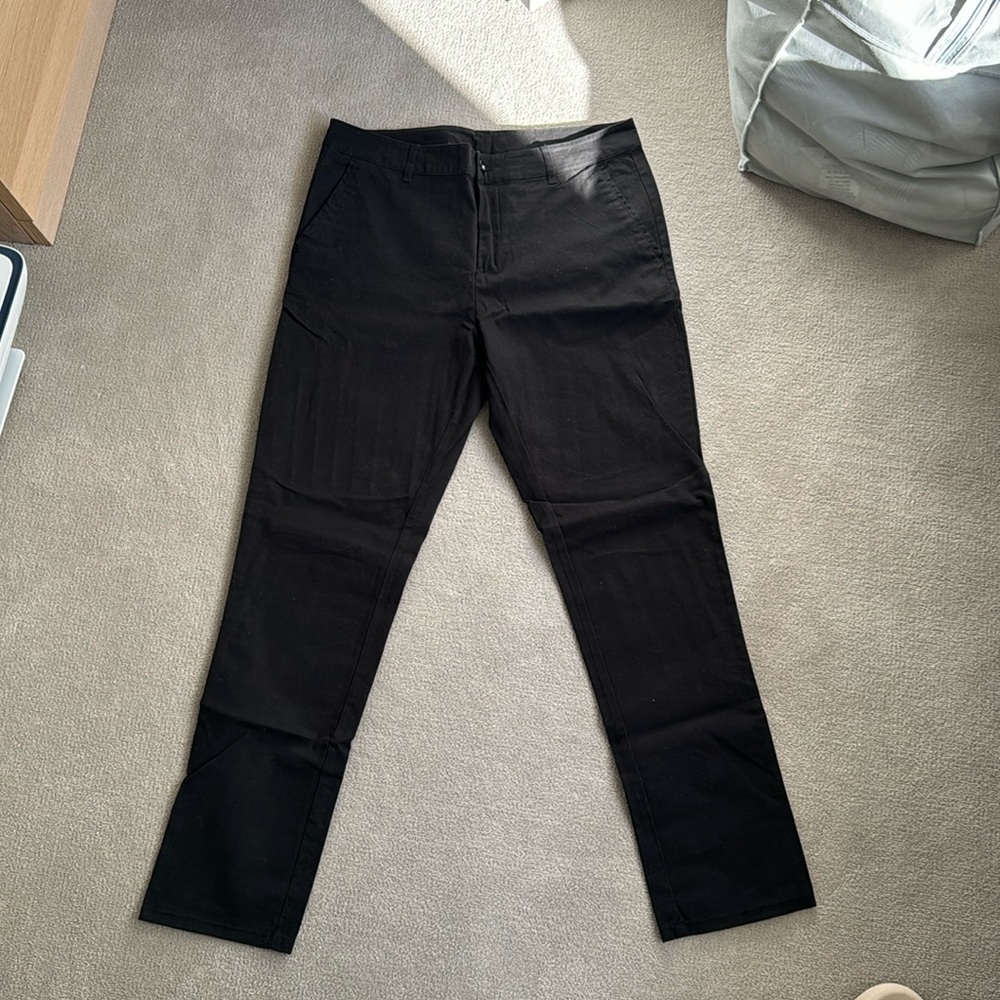 Men’s black chino pants